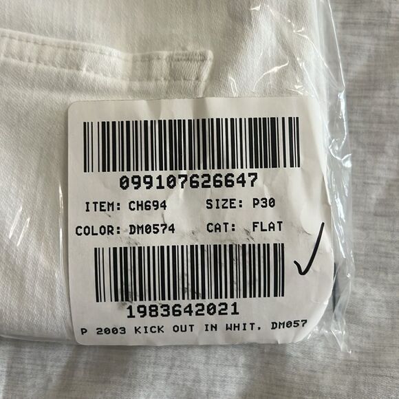 J. Crew Petite mid-rise kickout jean straight white Size 30P - Picture 4 of 12